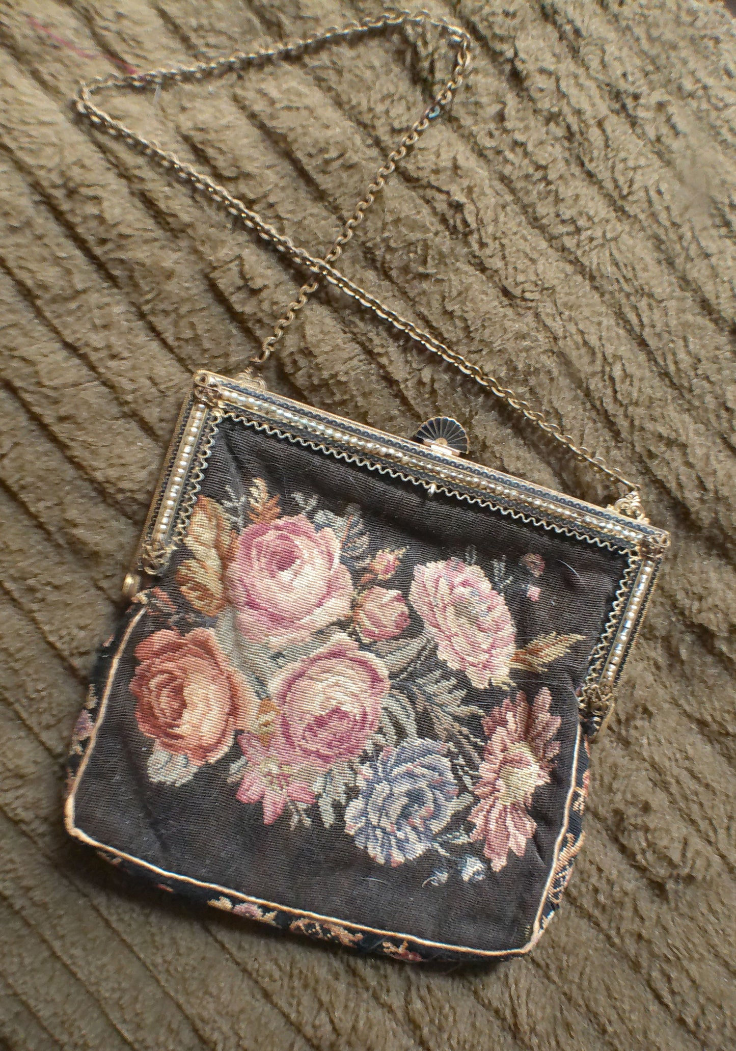 Vintage Floral Needlepoint Tapestry Handbag